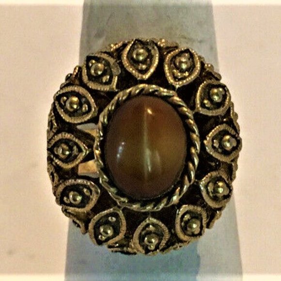 Vintage Dome TIGER EYE Gold Plated Adjustable POISON RING Locket Pillbox Ring - Picture 1 of 4